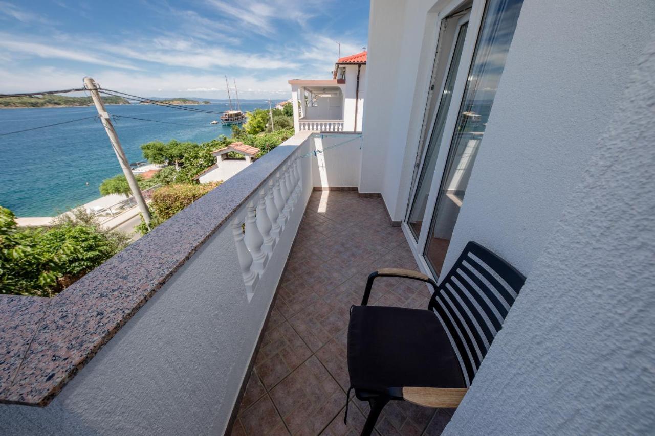 Apartments And Rooms By The Sea Supetarska Draga - Gornja, Rab - 11579 Exterior foto