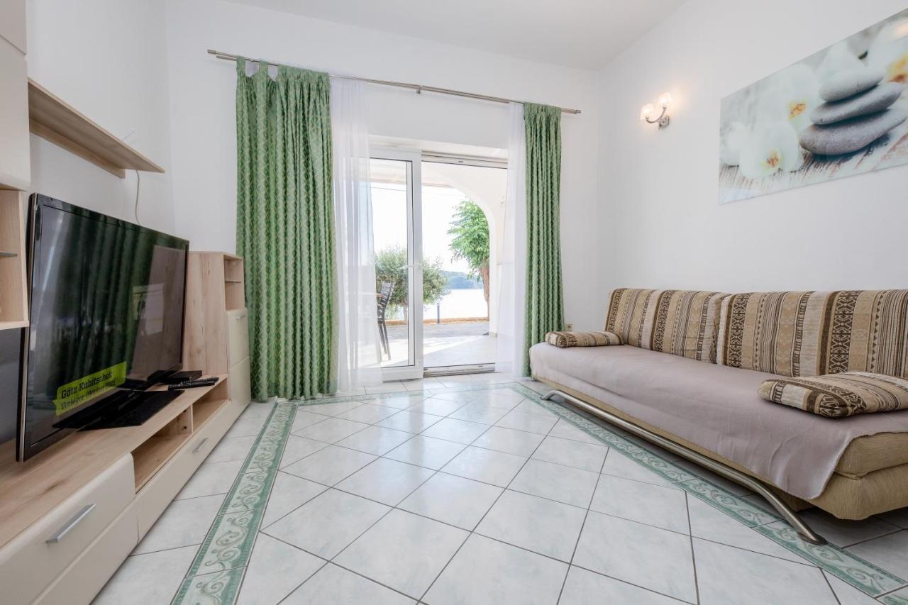 Apartments And Rooms By The Sea Supetarska Draga - Gornja, Rab - 11579 Exterior foto