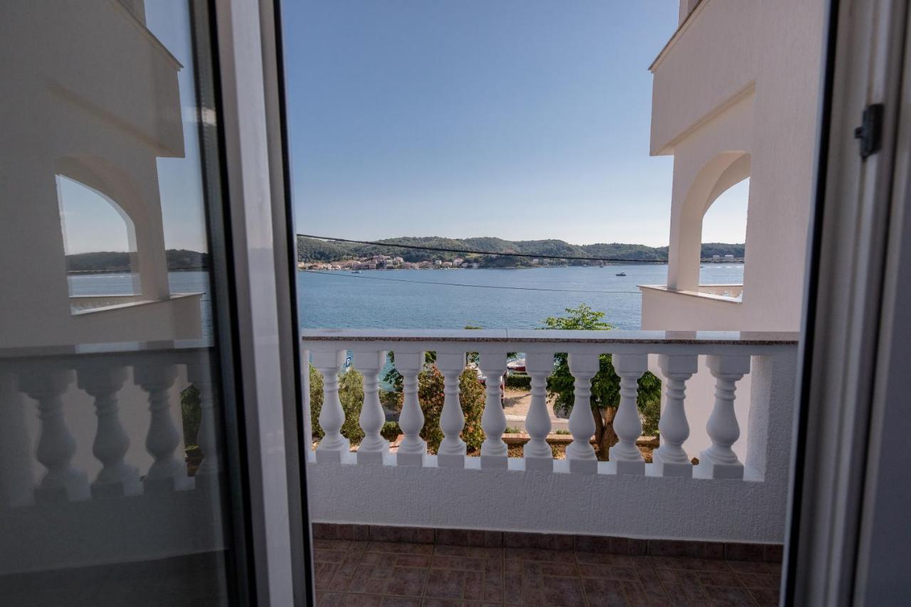 Apartments And Rooms By The Sea Supetarska Draga - Gornja, Rab - 11579 Exterior foto